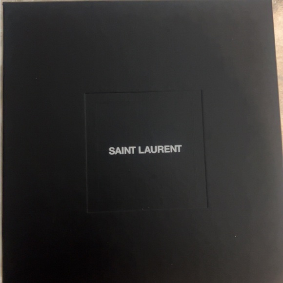 Saint Laurent
Tribute 105MM Suede SoHo Nero
Platform Sandals - Picture 5 of 5